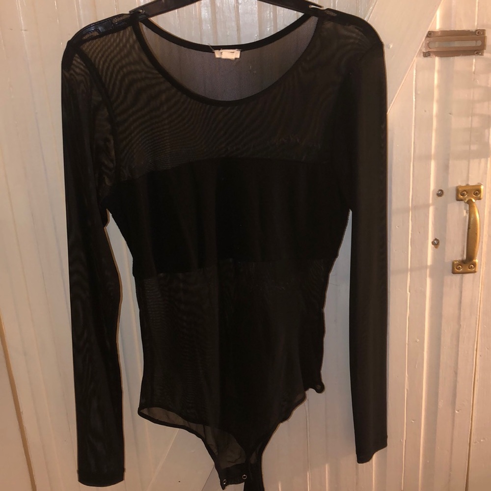 black long sleeve bodysuit